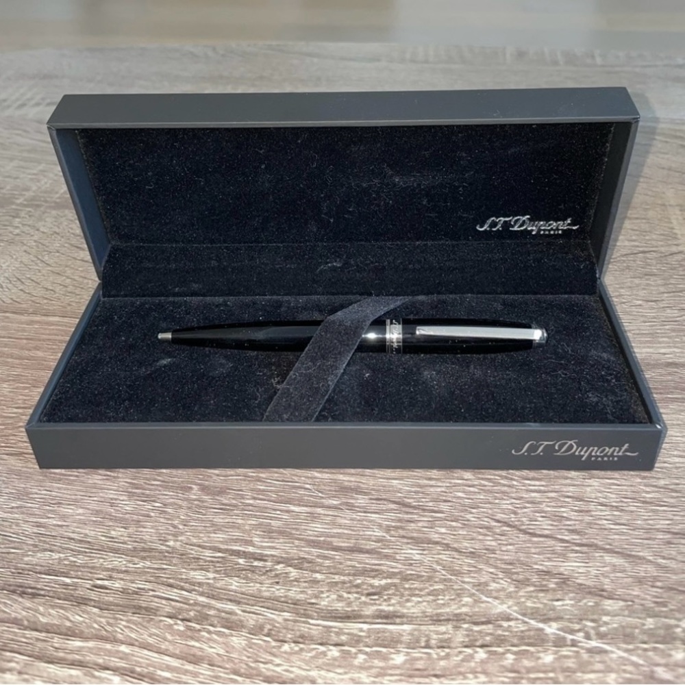 S.T. DuPont Pen